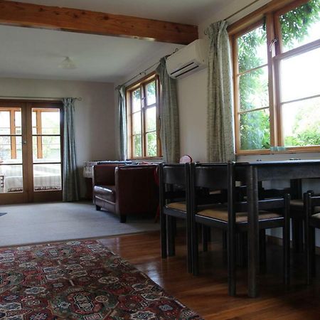 Villa Batch With A View à Te Anau Extérieur photo