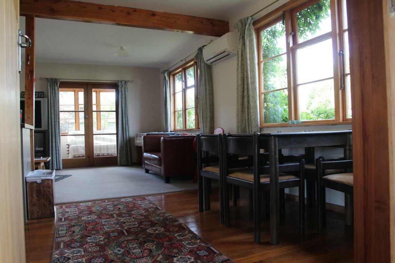 Villa Batch With A View à Te Anau Extérieur photo