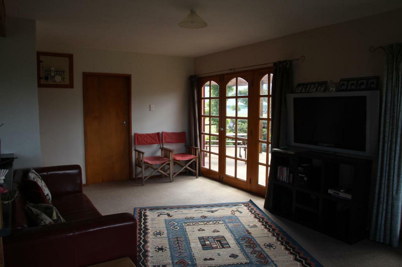 Villa Batch With A View à Te Anau Extérieur photo